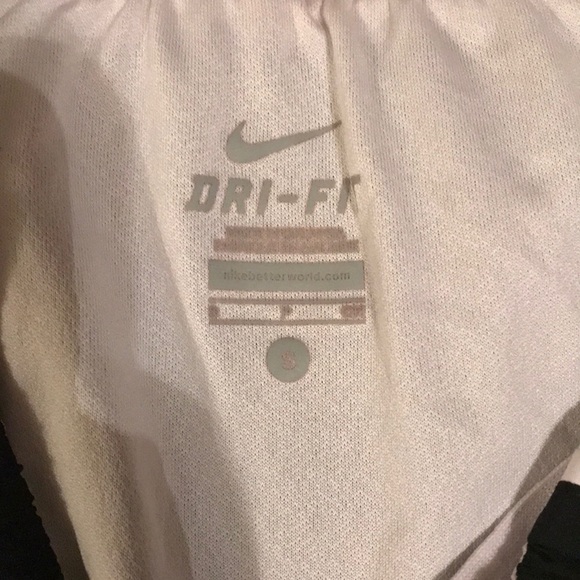 Nike dri-fit shorts - Picture 2 of 2